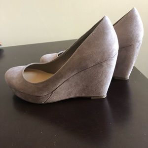 Velvet wedges size 6